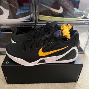 Nike Kobe 9 Em Low Protro Tb Black University Gold - IH1401-002 Size 13 No Lid
